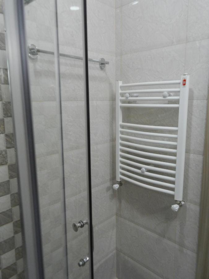 Subtropic Apartments 巴统 外观 照片