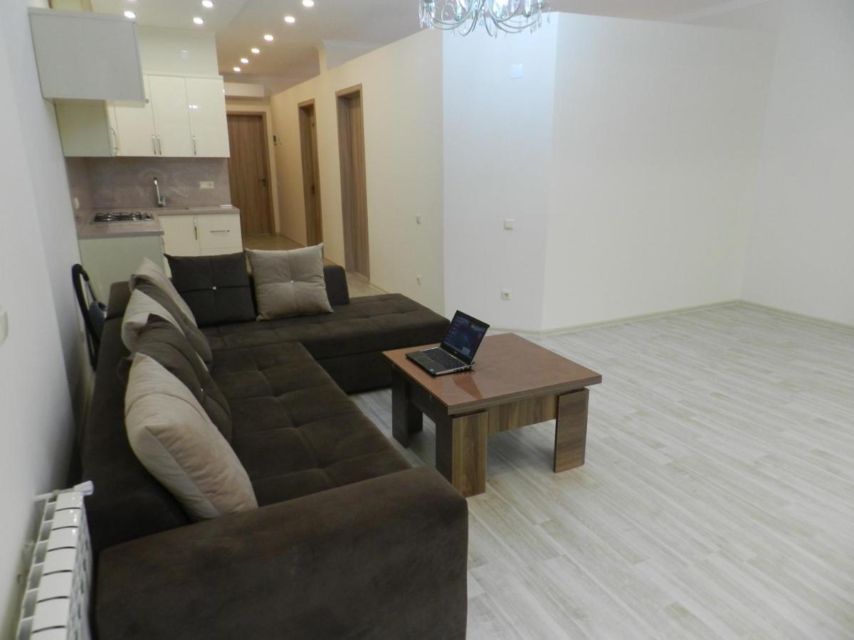 Subtropic Apartments 巴统 外观 照片