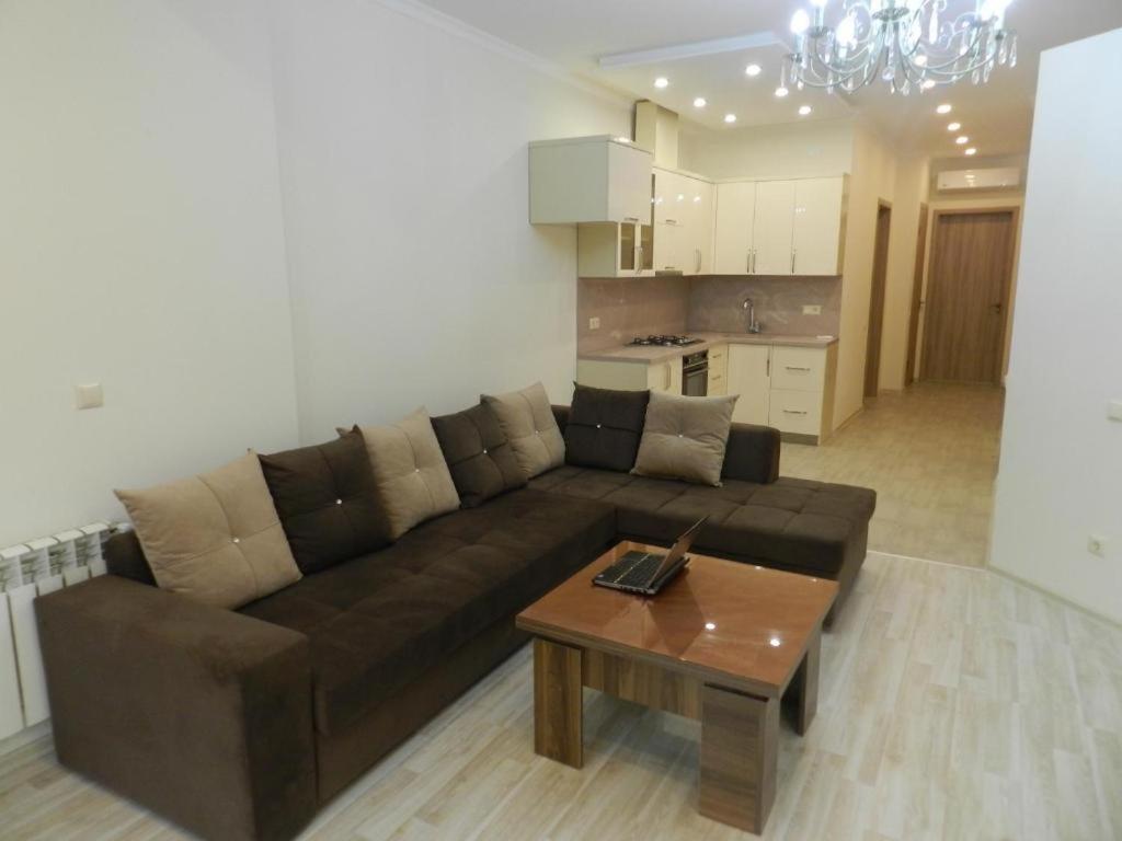 Subtropic Apartments 巴统 外观 照片