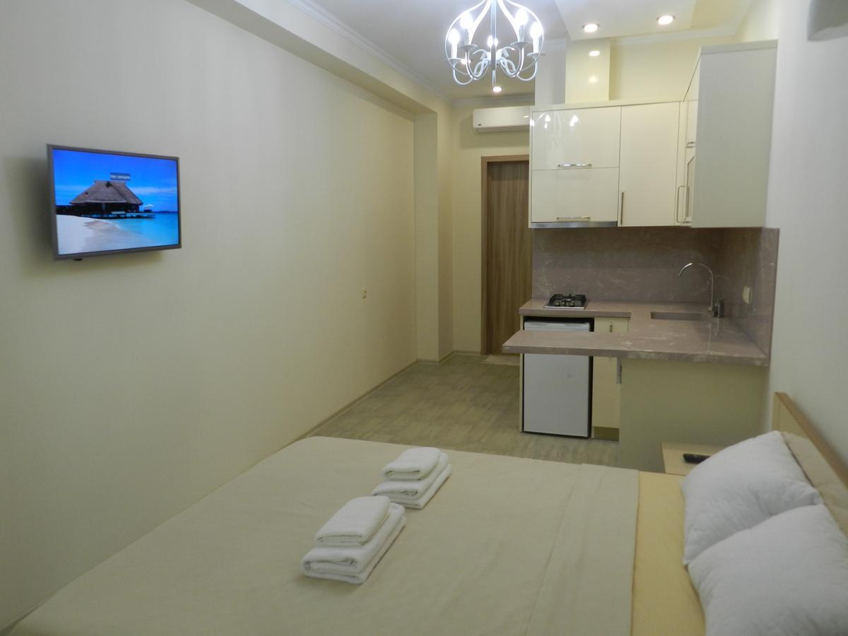 Subtropic Apartments 巴统 外观 照片