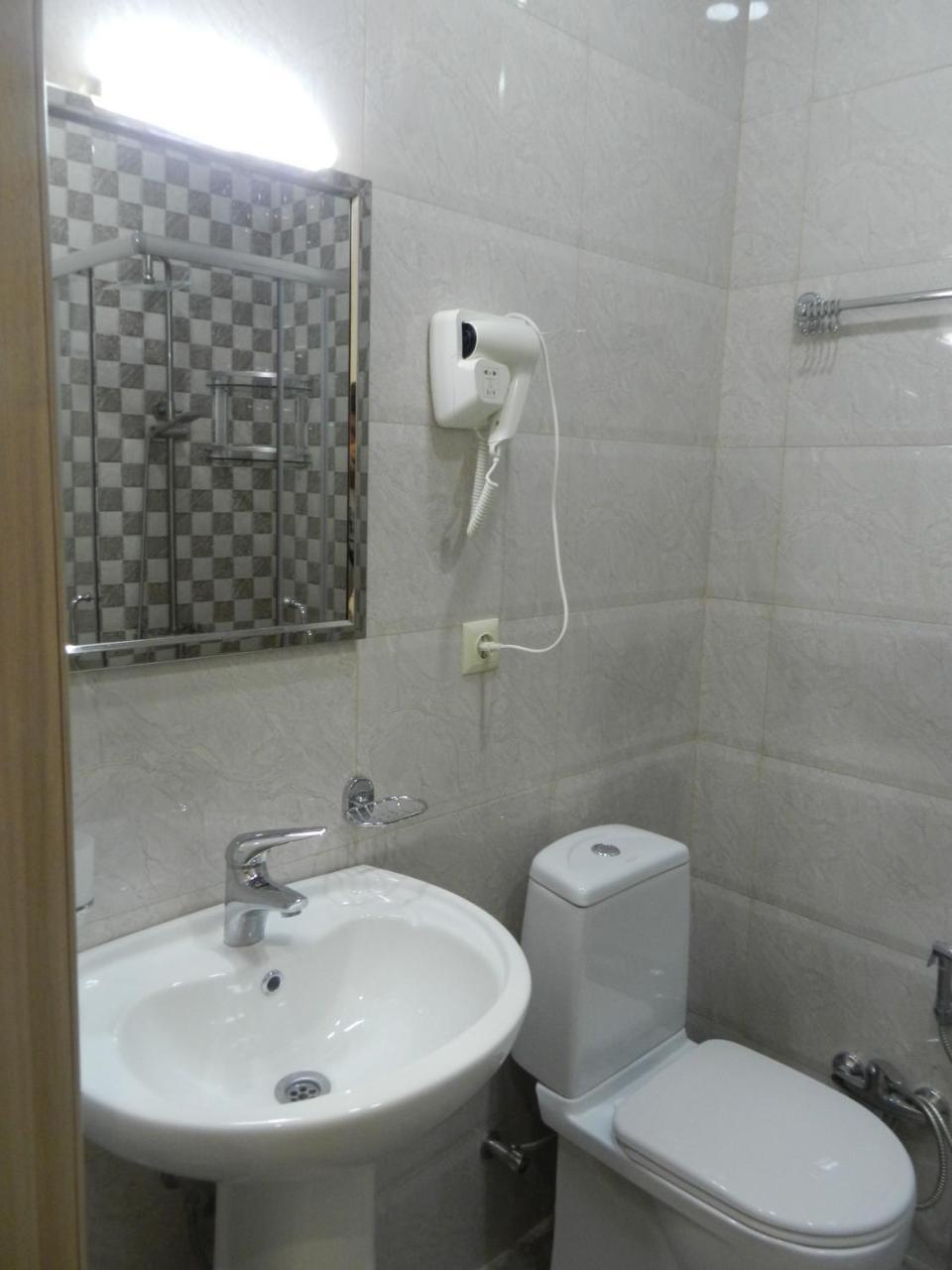 Subtropic Apartments 巴统 外观 照片